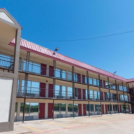Magnuson Extended Stay And Suites Airport Hotel Irving Eksteriør bilde