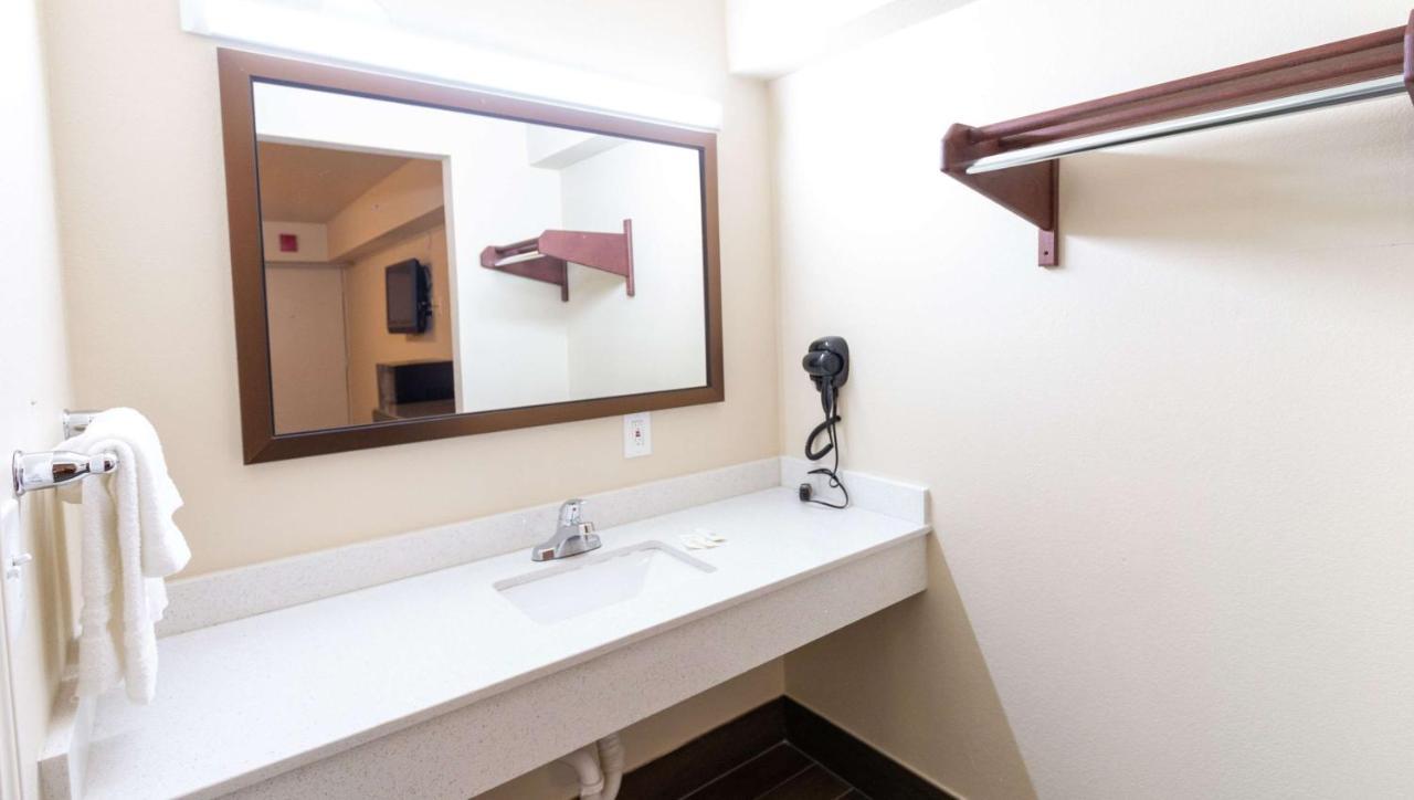 Magnuson Extended Stay And Suites Airport Hotel Irving Eksteriør bilde
